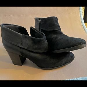 Clarks Black Ankle Boots EUC